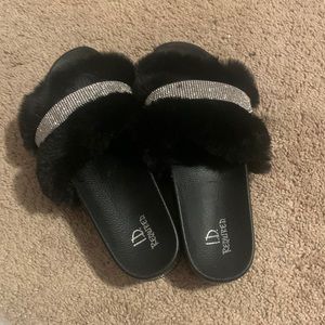 I.D required diamond platformed slippers